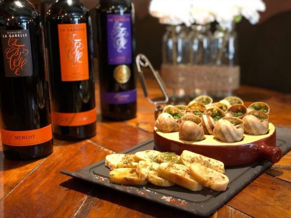 Le Vieux Bistrot 호텔 Cabrières-dʼAvignon 외부 사진