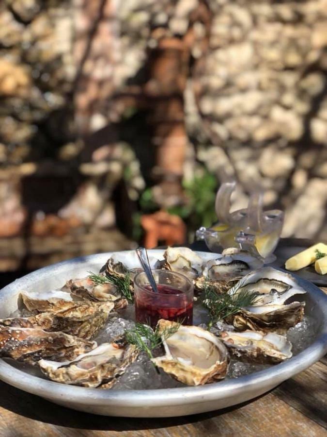 Le Vieux Bistrot 호텔 Cabrières-dʼAvignon 외부 사진