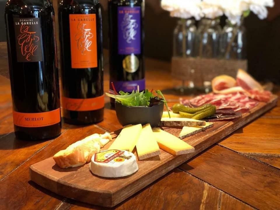 Le Vieux Bistrot 호텔 Cabrières-dʼAvignon 외부 사진
